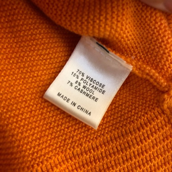 🎉HP🎉 EEUC ST. JOHN Sweater - Picture 6 of 8